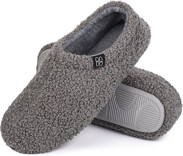 HomeTop Women's Fuzzy Curly Fur Slippers